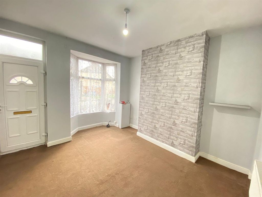 Property photo 3 of 11 2.Jpg