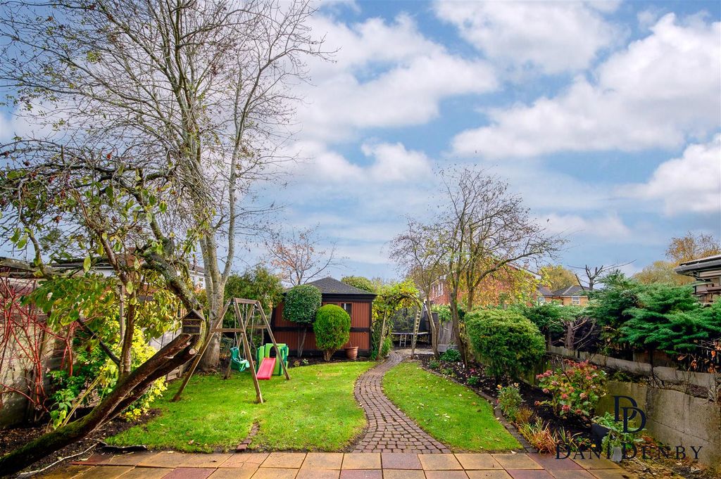 Property photo 2 of 18