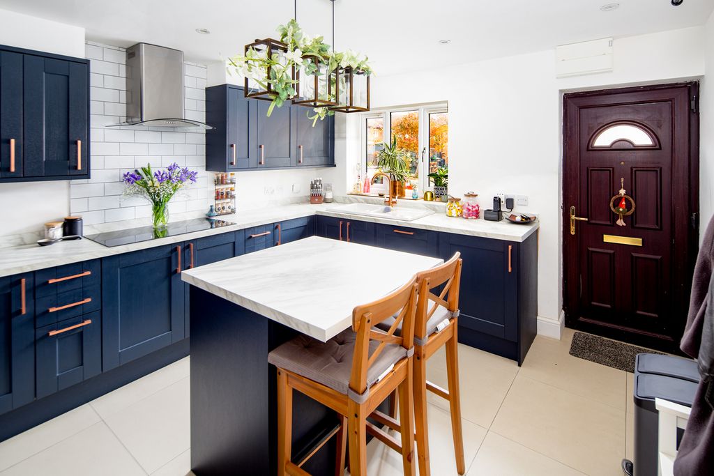 Property photo 3 of 19 Kitchen Breakfast Room