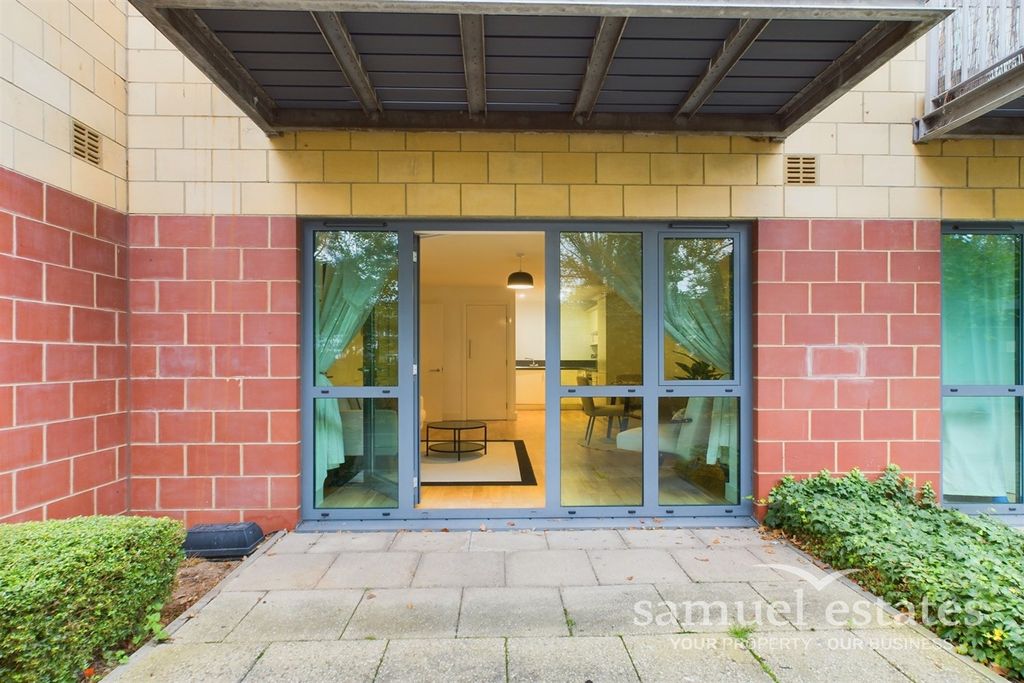 Property photo 3 of 13 Outdoor Space