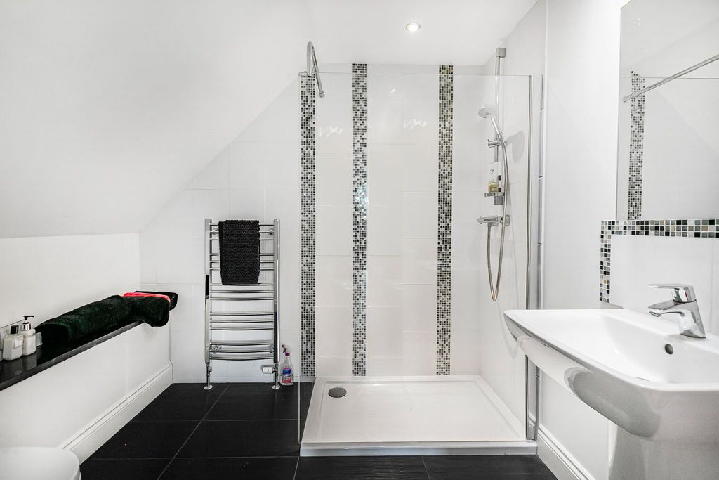 Additional image 26 of 5 bed detached house for saleGeorges Wood Road, Brookmans Park, Hatfield AL9