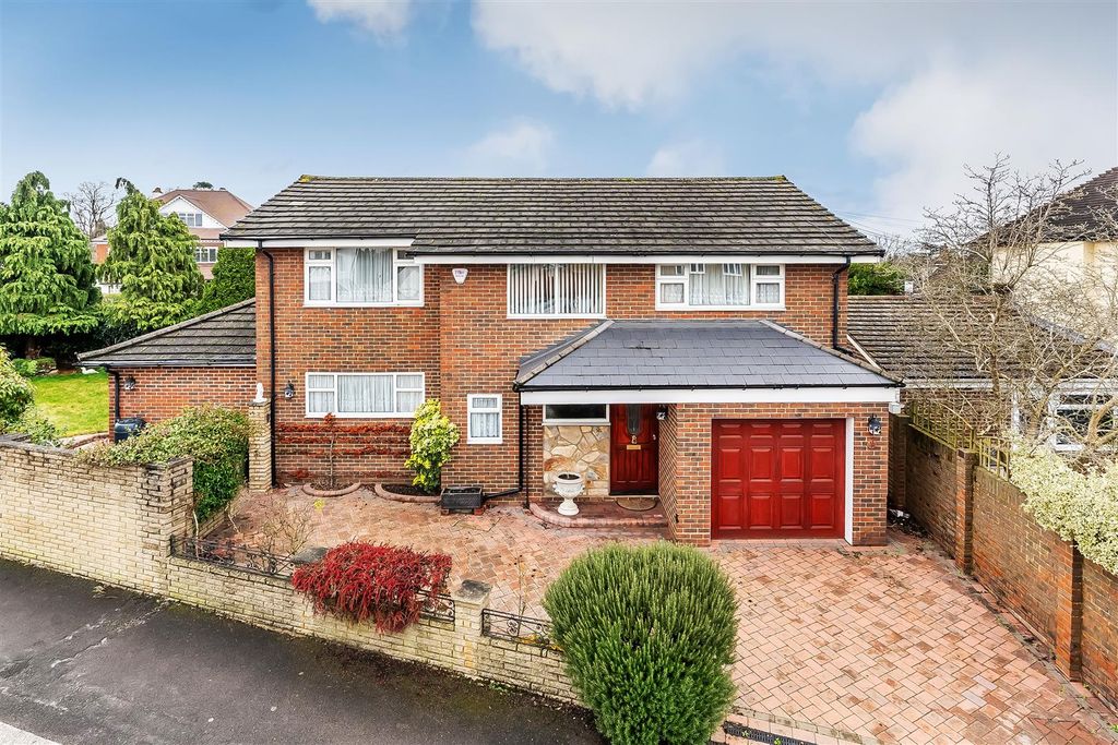 Property photo 1 of 27 56-Manor-Road-24.Jpg