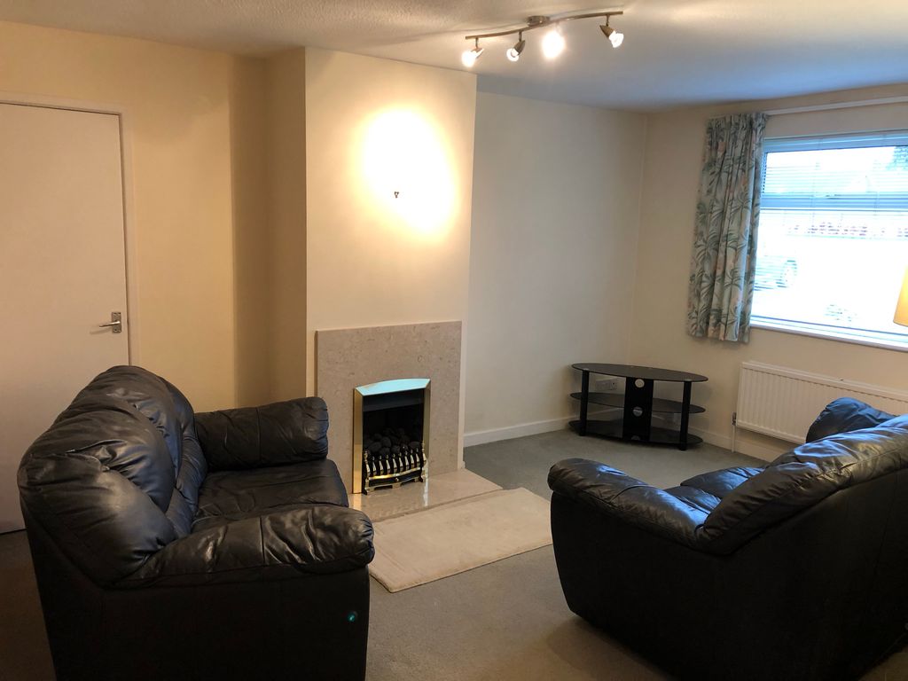 Property photo 3 of 6 Living Room