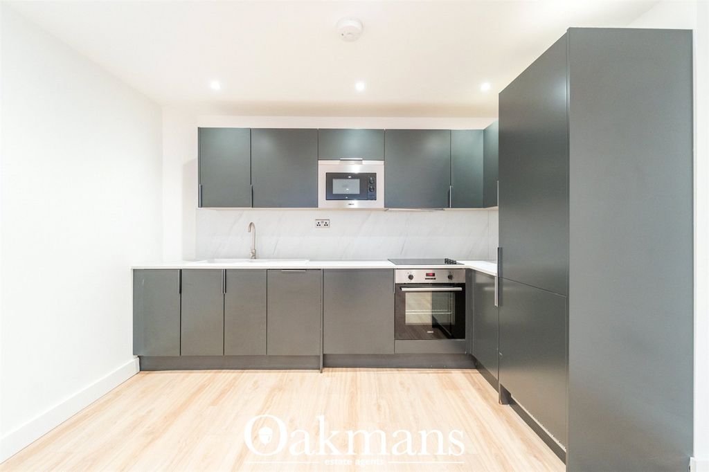 Property photo 2 of 14 Picture No. 10