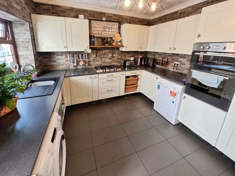 Property photo 2 of 18 Kitchen