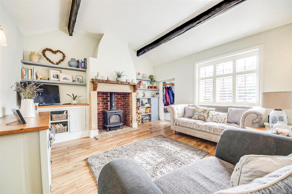 Property photo 2 of 19 4671802