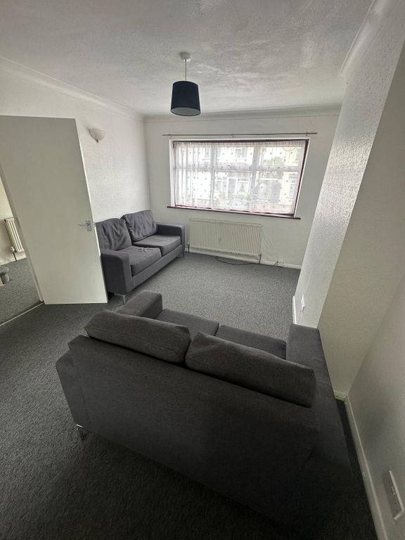 Property photo 1 of 7 House To Rent Rushdene, London Se2