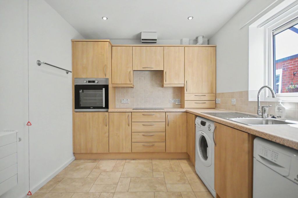 Property photo 3 of 26