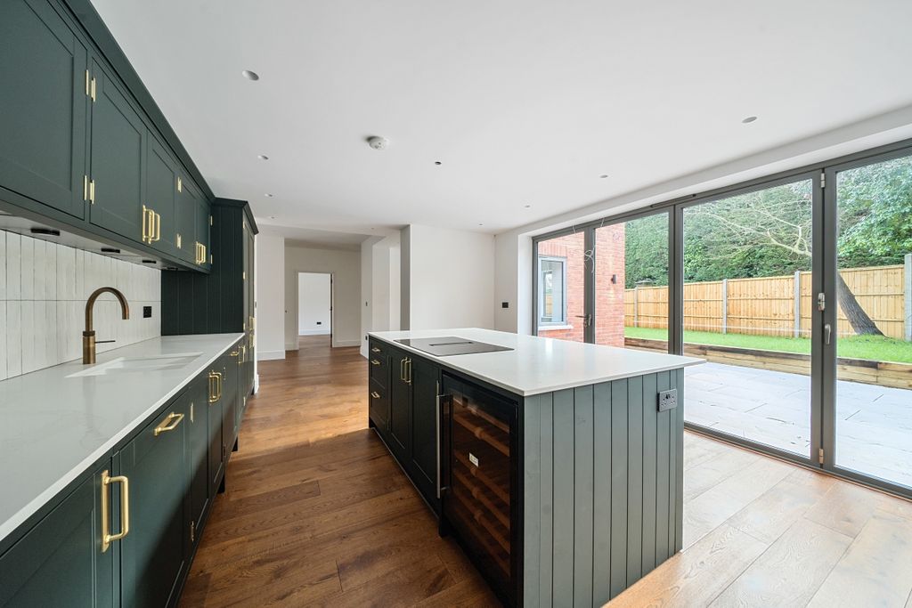 Property photo 3 of 17 1233650 (3)
