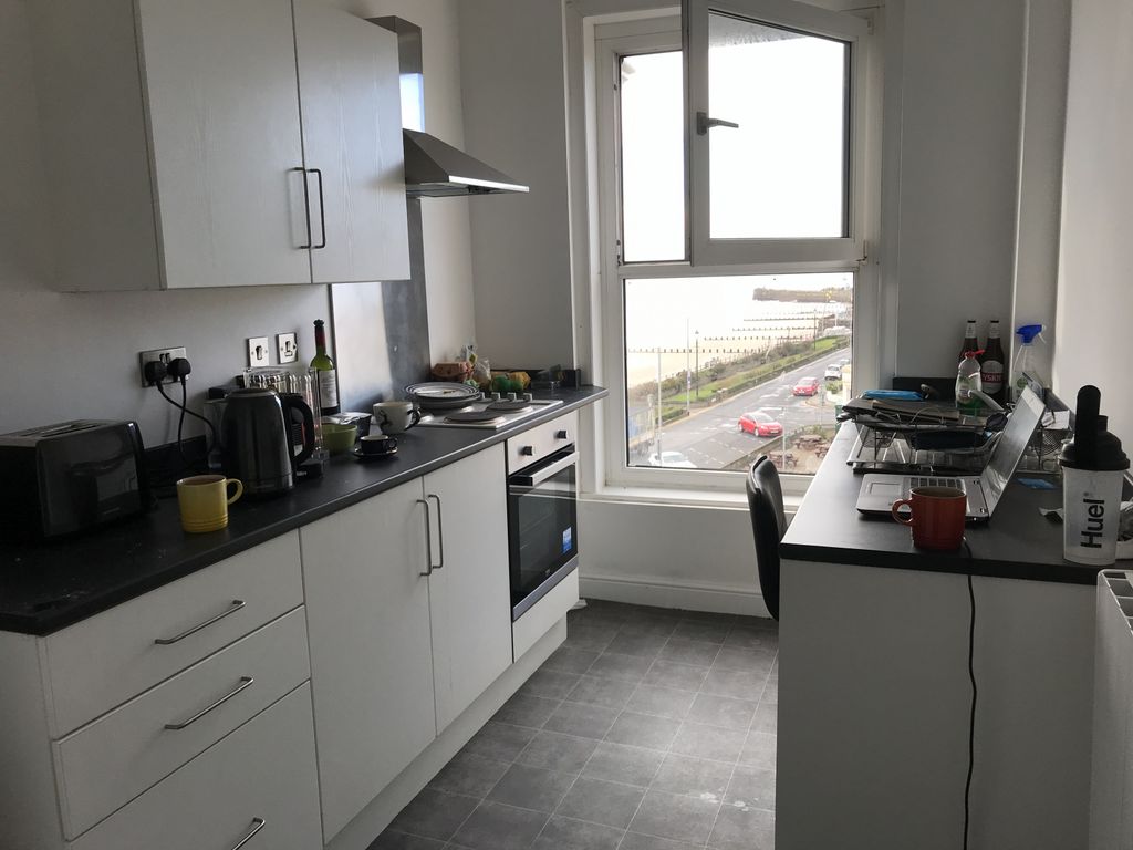 Property photo 2 of 16 Kitchen