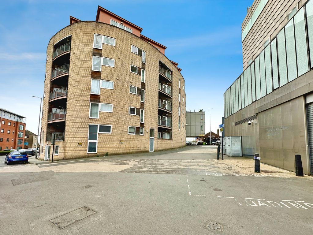Property photo 1 of 12