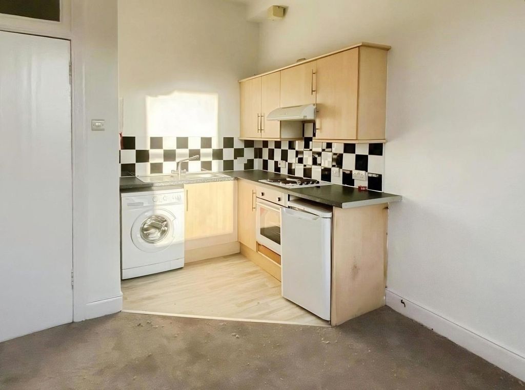 Property photo 3 of 7 Pbox-Img.Jpg