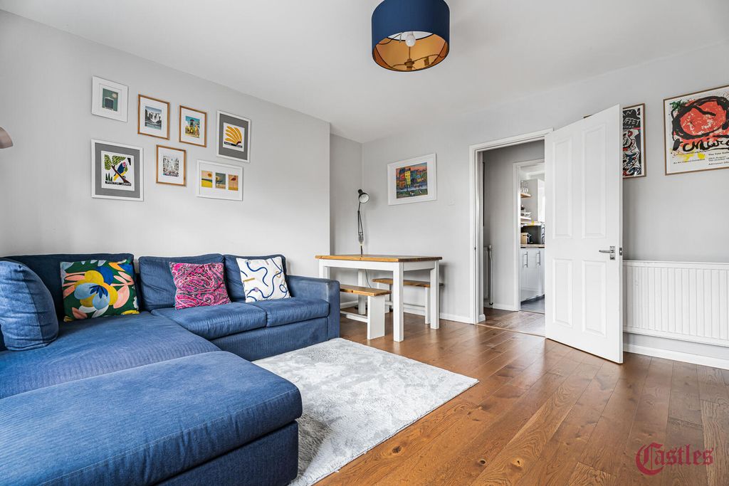 Property photo 3 of 30 Living Room