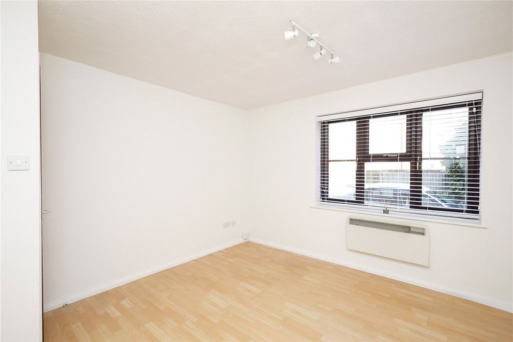 Property photo 3 of 10 Picture No. 21