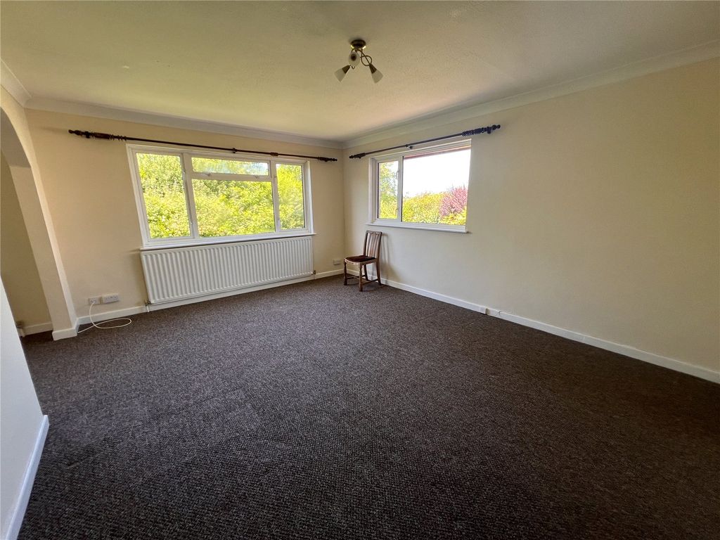 Property photo 2 of 15 Picture No. 12