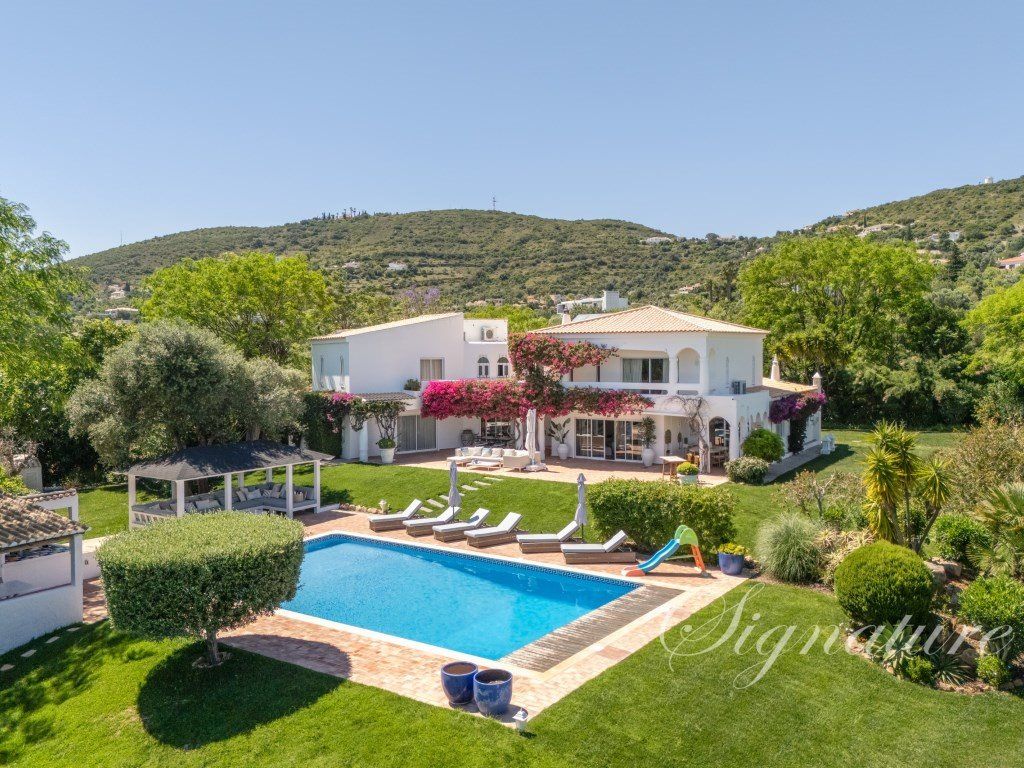 Property photo 1 of 60 A Soulful Nine-Bedroom Estate In The Heart Of Santa Bárbara De Nexe, Commanding Breathtaking Sea Views And Offering An Extraordinary Sense Of Privacy, Tranquillity, And Timeless Charm.