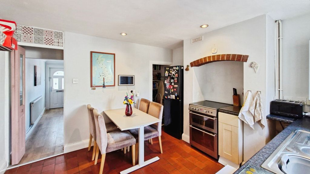 Property photo 3 of 13 A77Cb43B-20250411_153233