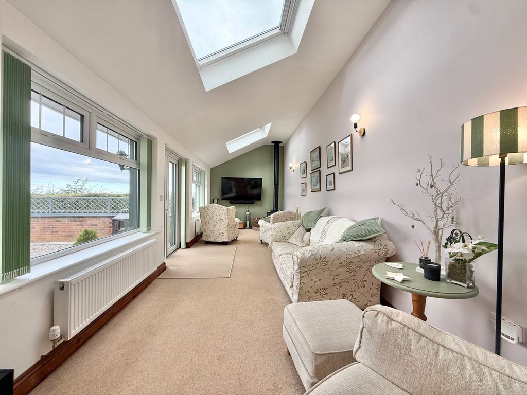 Property photo 2 of 36