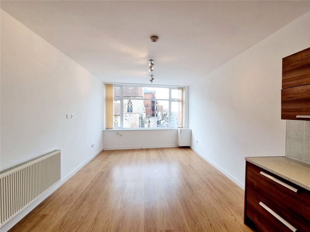 Property photo 3 of 6