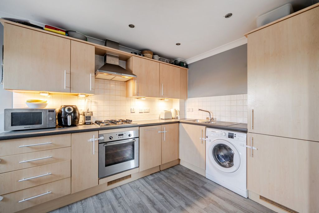 Property photo 3 of 15 26-6A79F53F940Ff-...