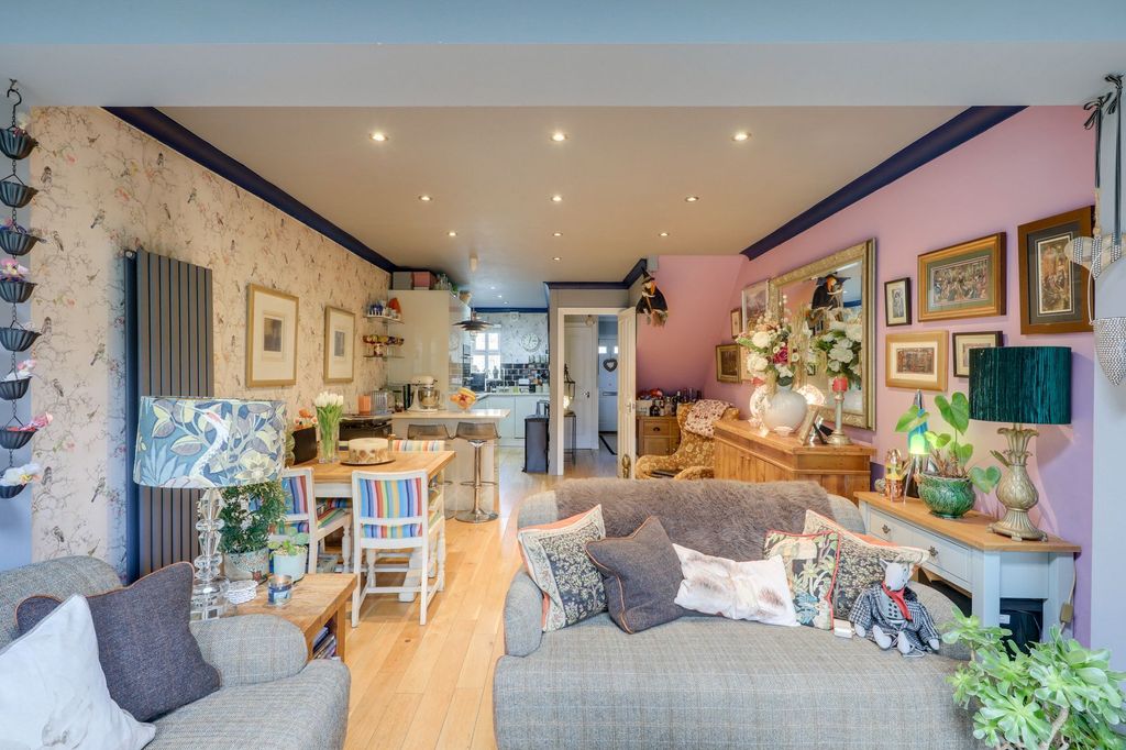 Property photo 3 of 16