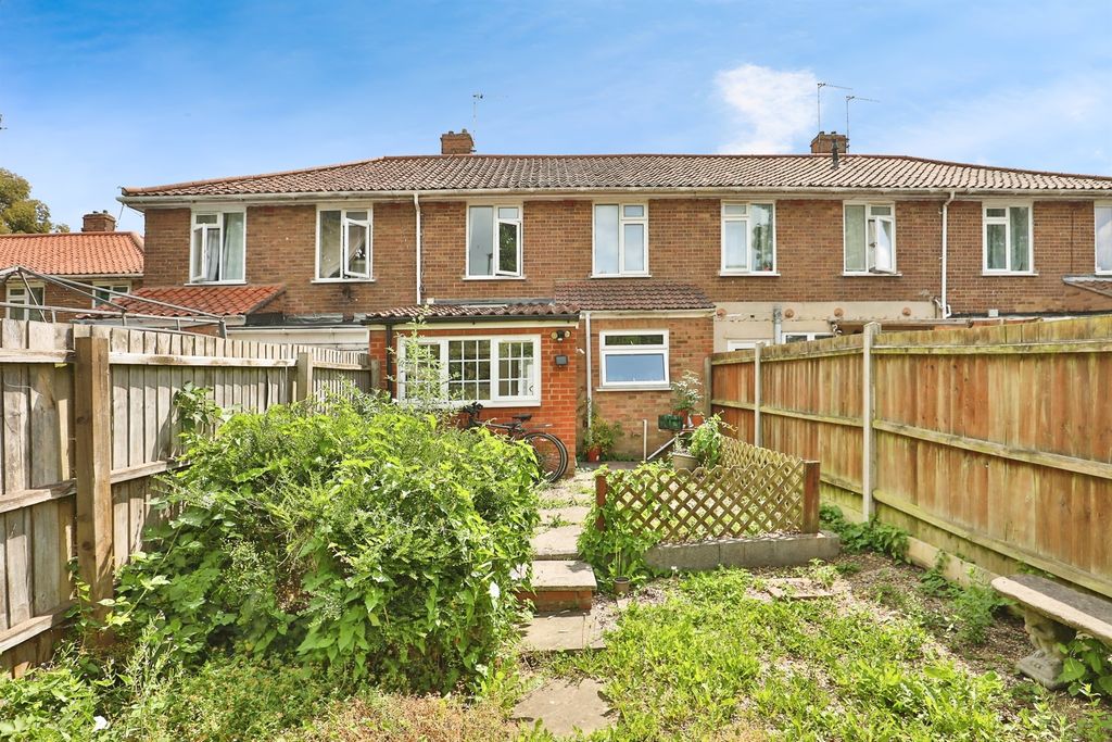 Property photo 2 of 17