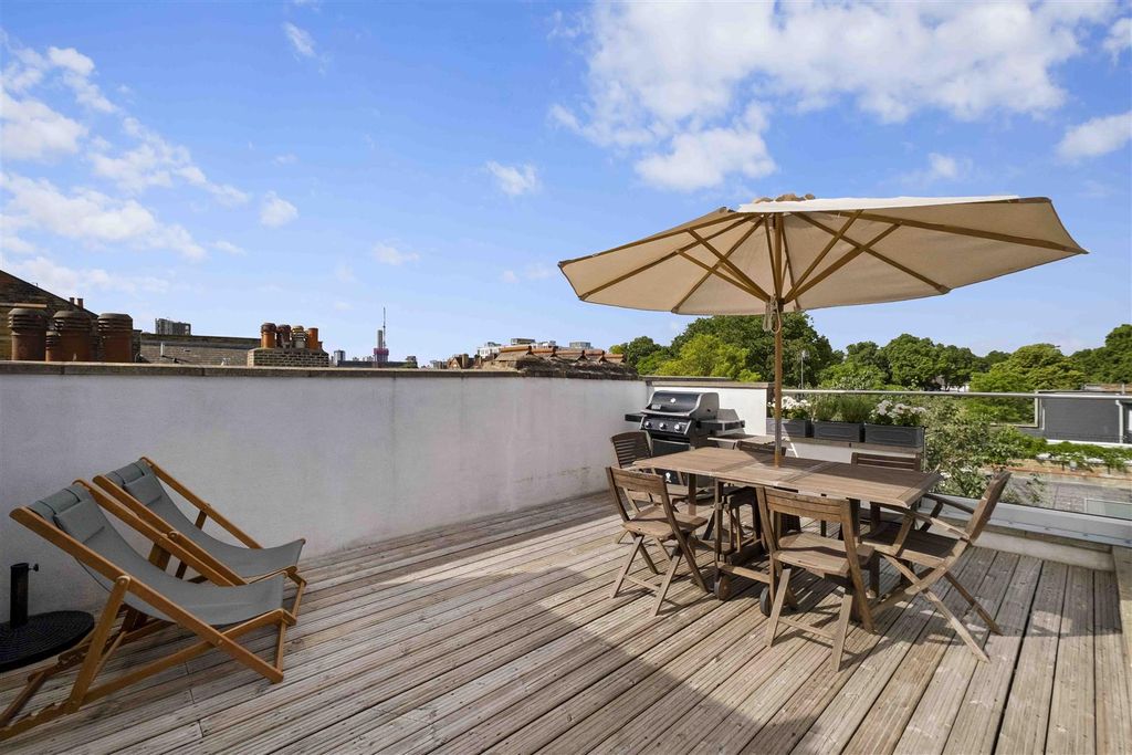 Property photo 1 of 12 South West Facing Terrace