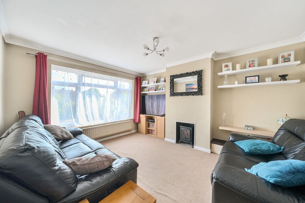 Property photo 2 of 19 Living Room