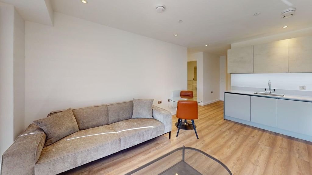 Property photo 2 of 11