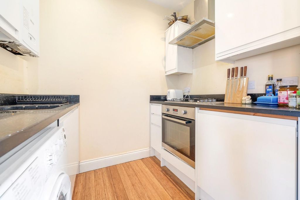 Property photo 3 of 10 Kitchen (2).Jpg