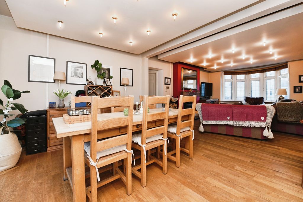 Property photo 2 of 20 Dining Area