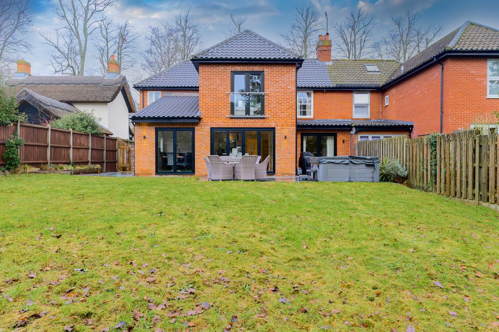 Property photo 3 of 23