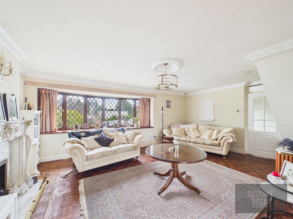Property photo 3 of 35 Cam03318G0-Pr0079-Still002