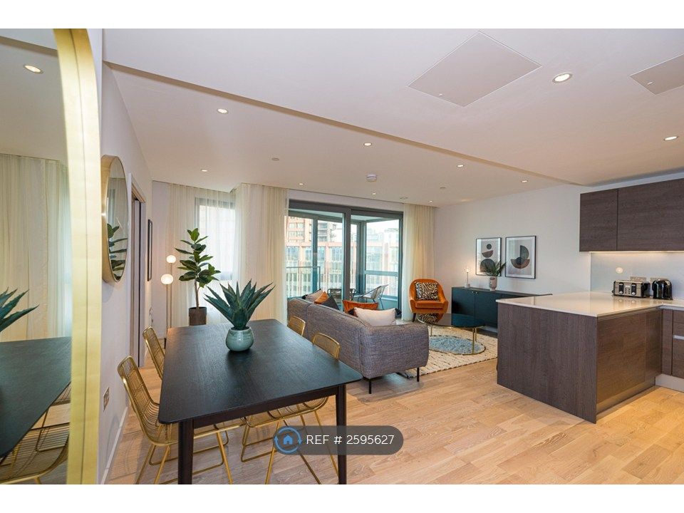 Property photo 3 of 34 Living / Dinning