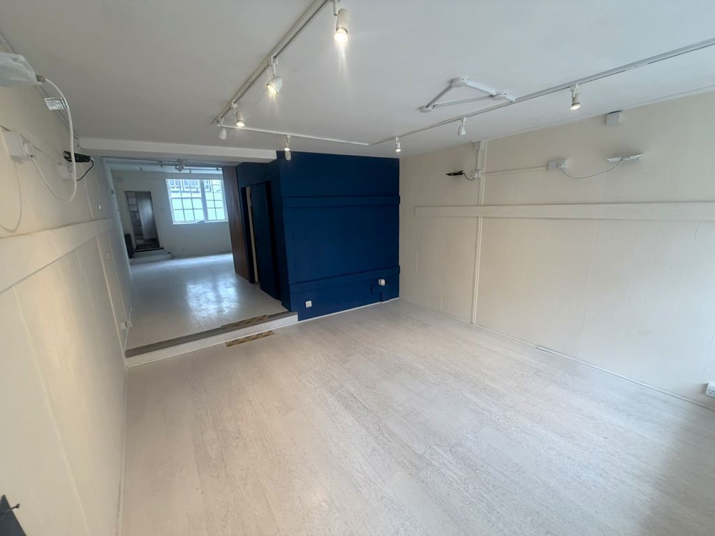 Property photo 2 of 10 Photo 9