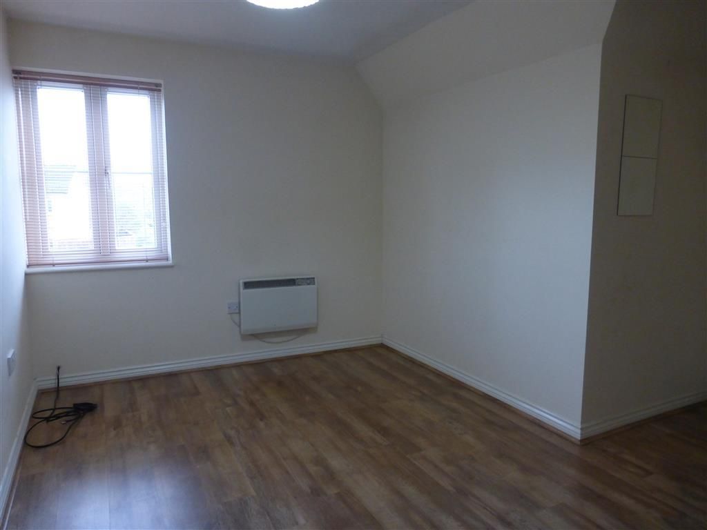 Property photo 2 of 6 Bedroom 1