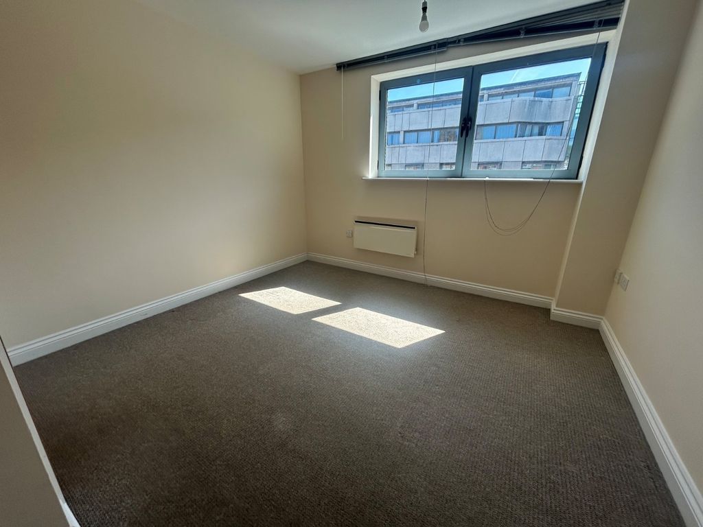 Property photo 2 of 6 Picture No. 10