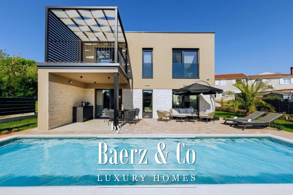 Property photo 3 of 32