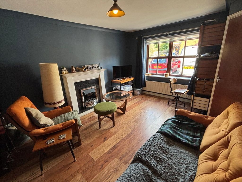 Property photo 3 of 12 Picture No. 05