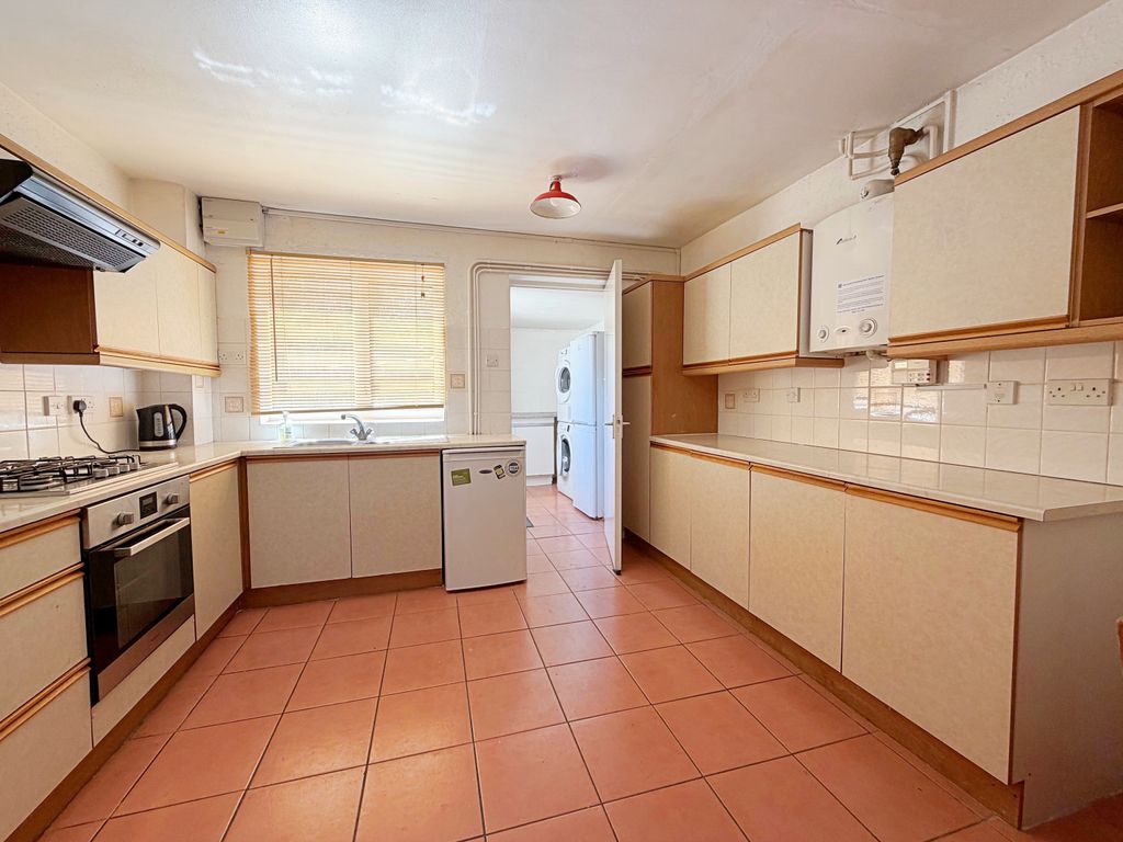 Property photo 3 of 13 Kitchen