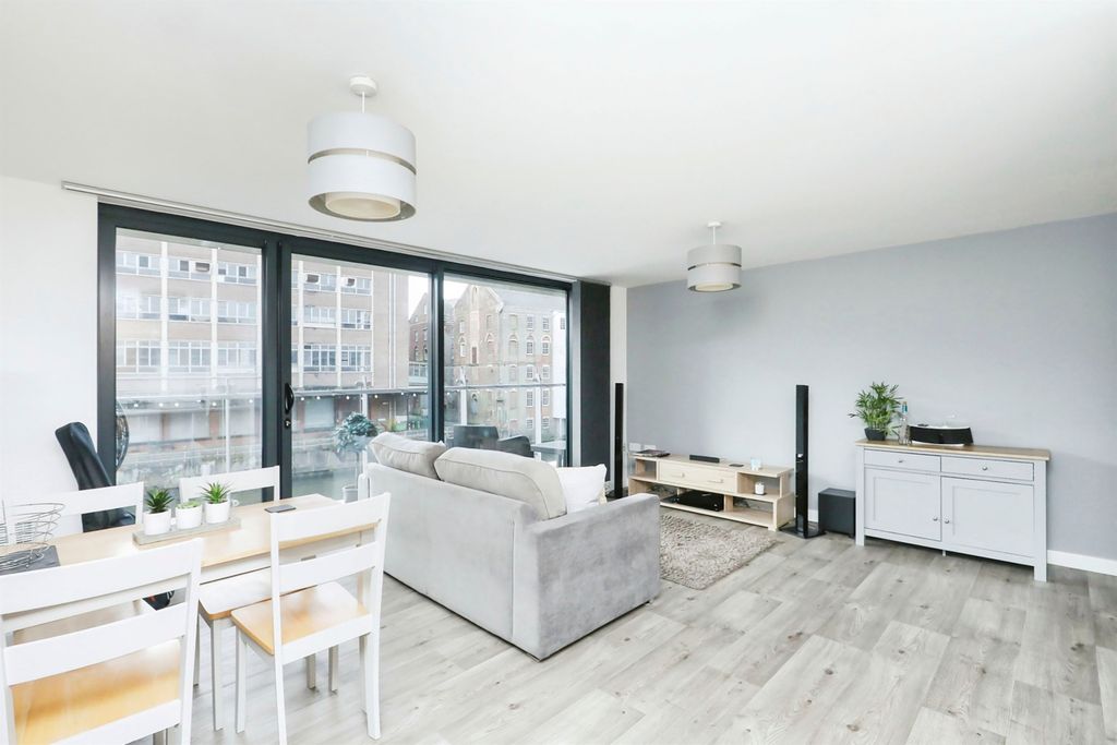 Property photo 2 of 15 Image