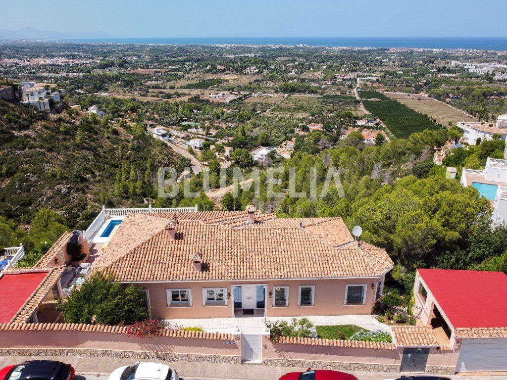Property photo 2 of 58