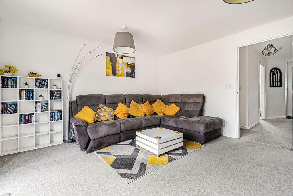 Property photo 3 of 18 17_77995