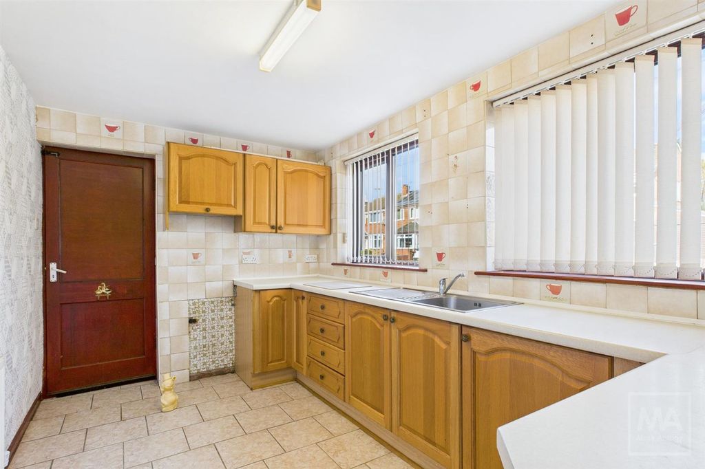 Property photo 2 of 16 Kitchen