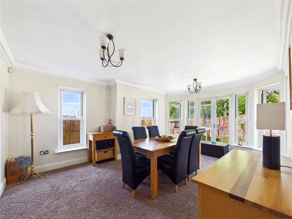Property photo 3 of 16 Picture No. 04