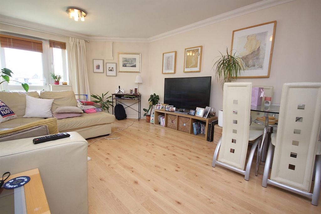 Property photo 3 of 8 Img_9806.Jpg