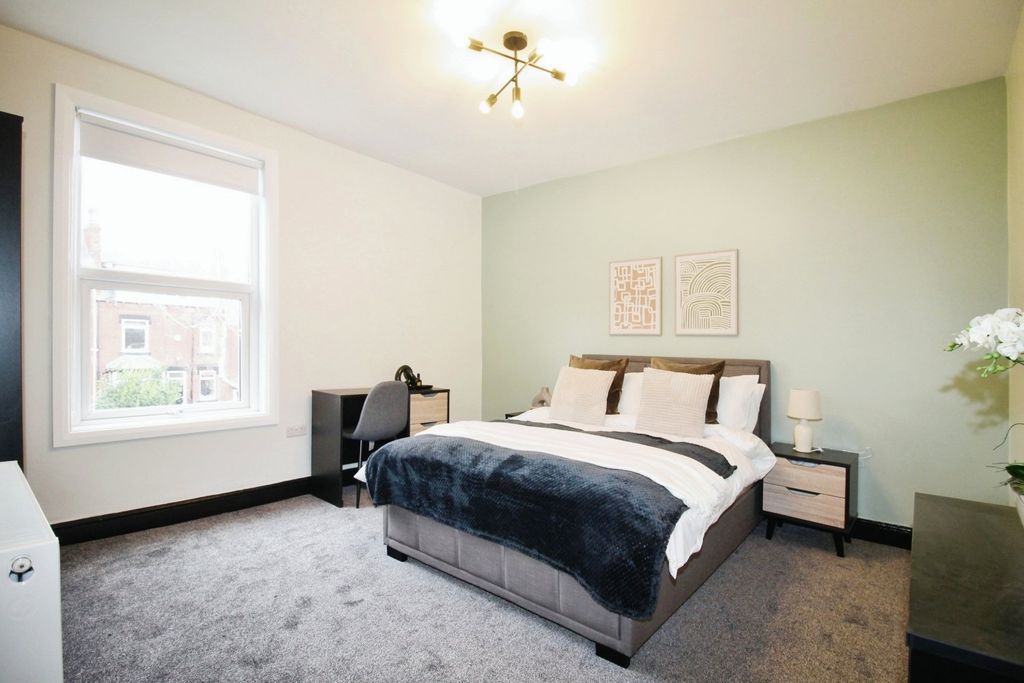 Property photo 1 of 11 Picture No. 12