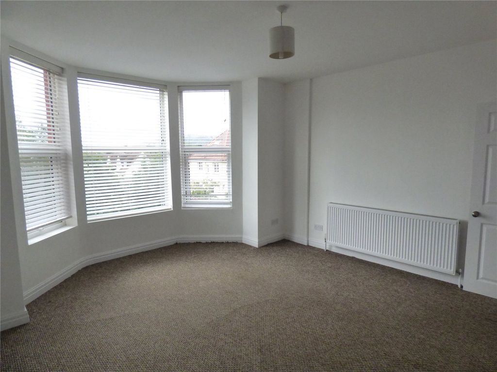 Property photo 2 of 16 Picture No. 12
