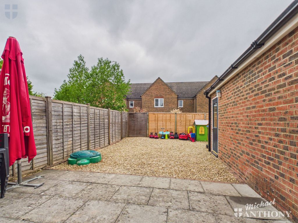 Property photo 3 of 9 Cam03218G0-Pr1009-Still009