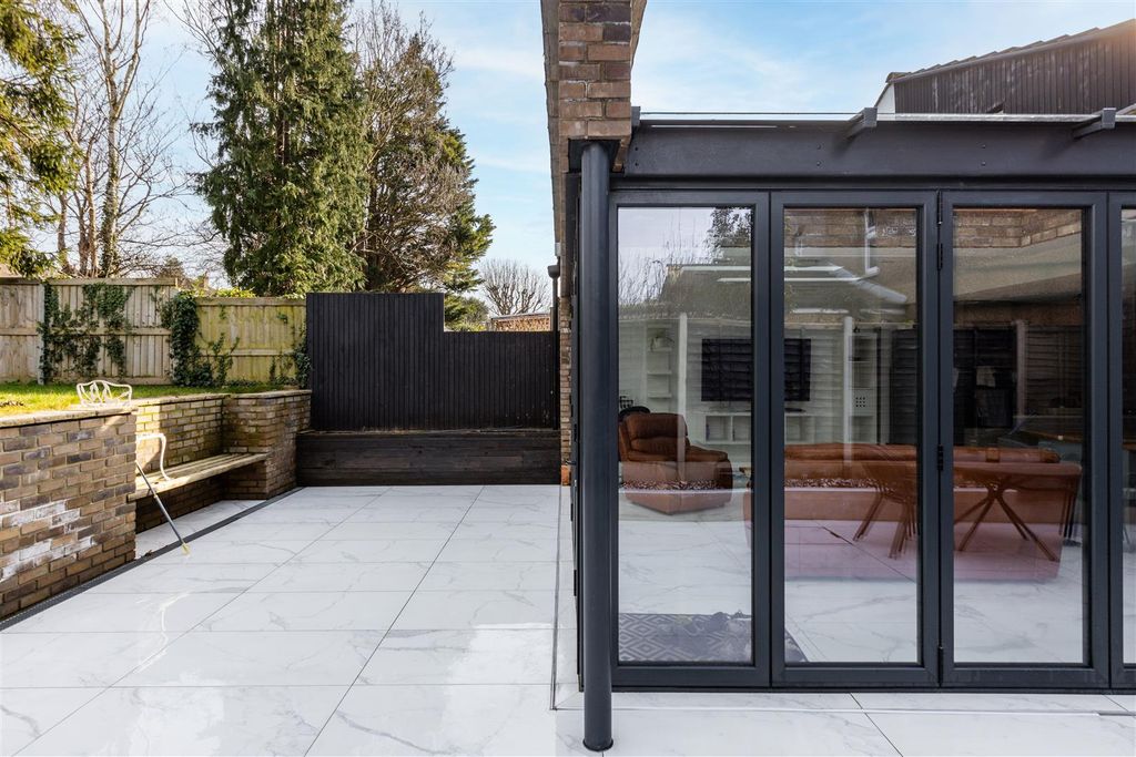 Property photo 2 of 34 31 Selsdon Road-25.Jpg